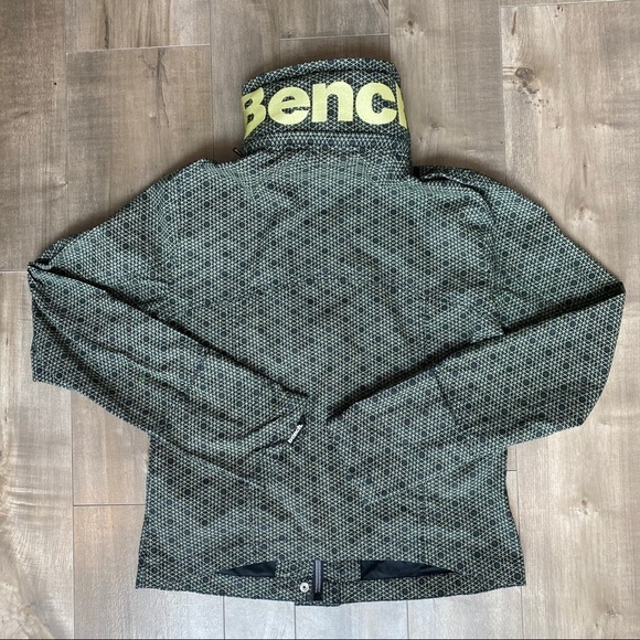 Bench windbreaker w hood - Picture 2 of 5
